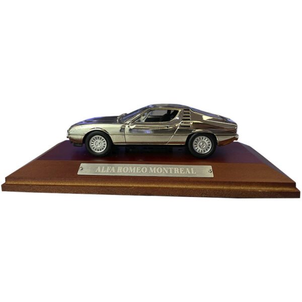 Auto Ixo Alfa Romeo Montreal Cromado - Escala 1/43