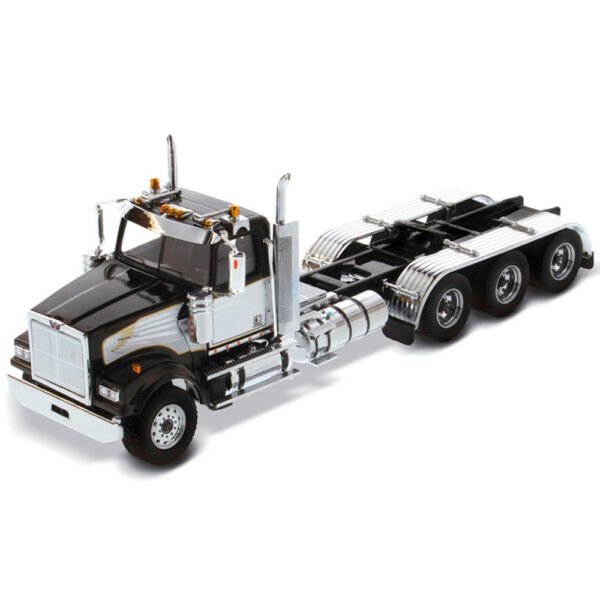 Camión Diecast Masters - Western Star 4900 Sf Day Cab Tridem Tractor Black - Escala 1/50 (71066)