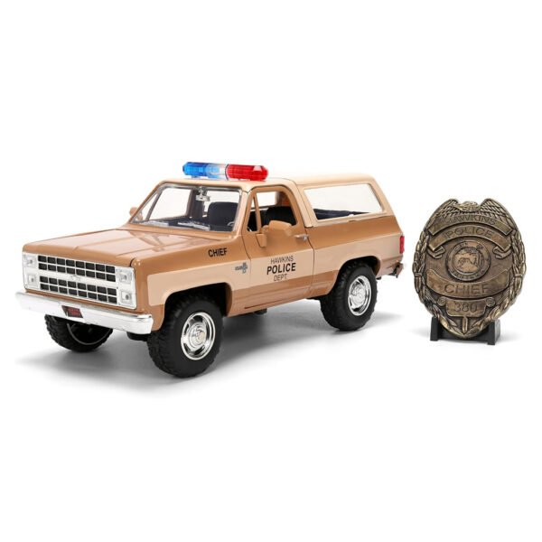 Miniatura de Auto Jada Car Hollywood Rides: Stranger Things - Hopper's Chevy Blazer & Badge - Escala 1/24