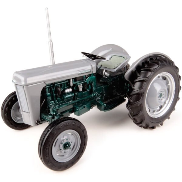 Tractor Universal Hobbies Ferguson To 35 Launch Edition Escala 1/32-PLATEADO